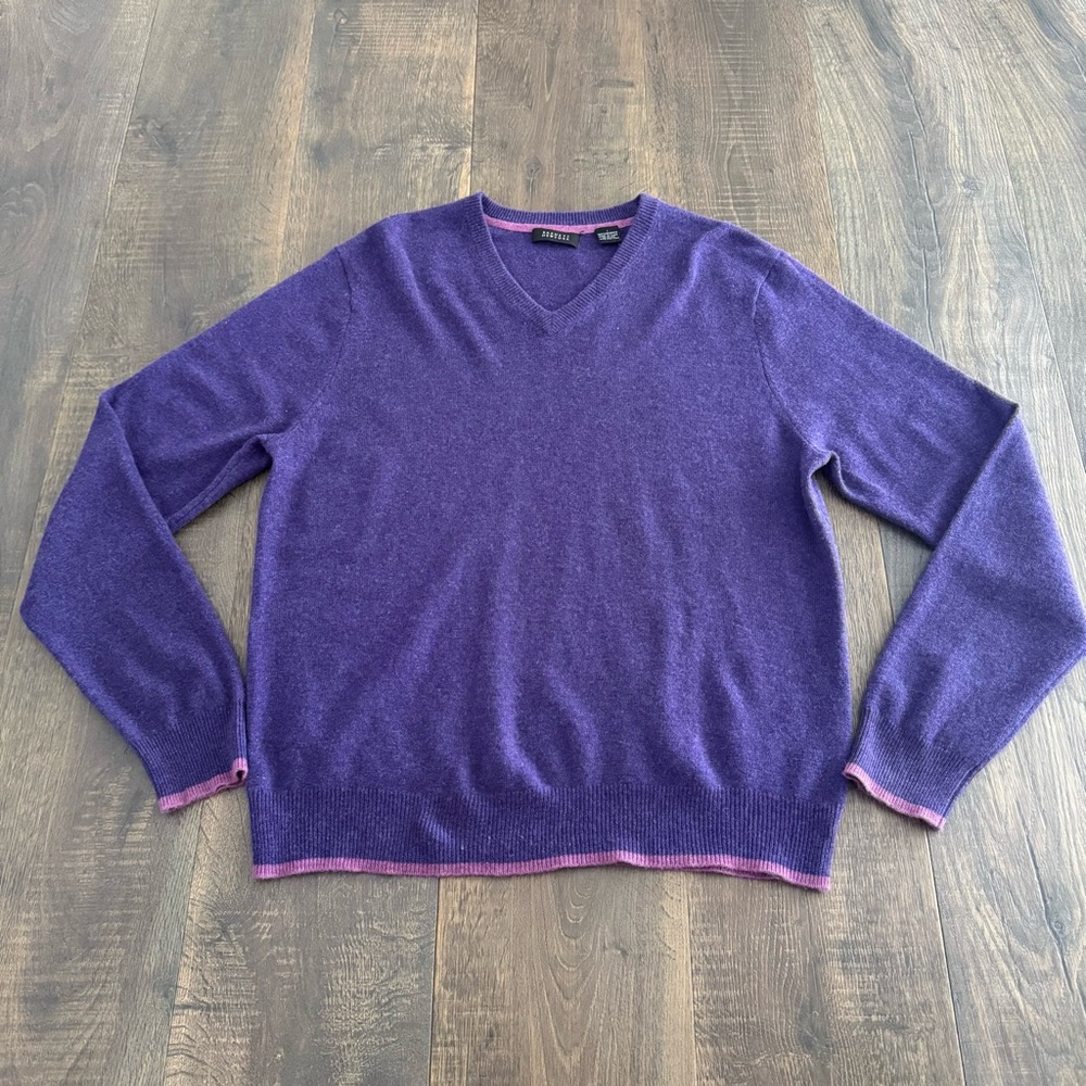 $350 Barneys New York 100% Cashmere Mens Sweater Sz L Purple Pink